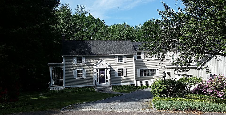 1st image of 5 Hickory Ln
