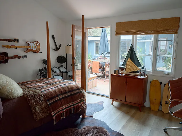 6328 Frondosa Dr — Photo 18