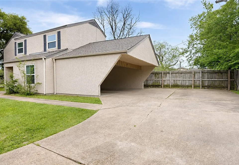 1327 Airline Dr