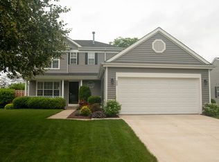 29 Jefferson Ln, Streamwood, IL 60107