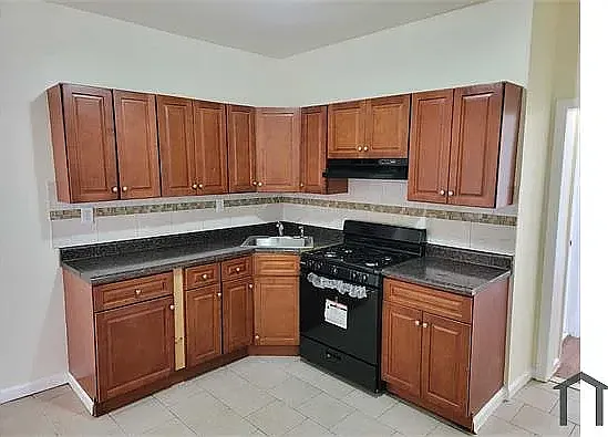 85 Littleton Ave #5C — Photo 1