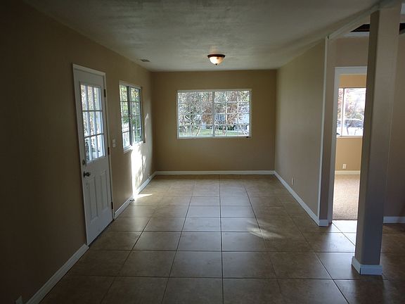5th image of 766 E Kingsley Ave