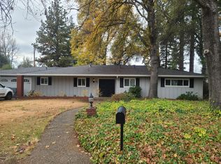 940 Hallmark Dr, Redding, CA 96001