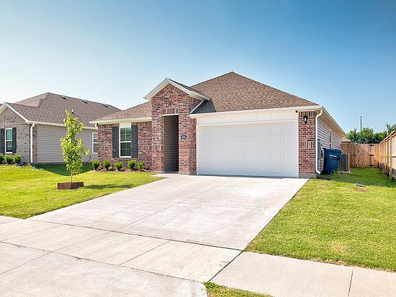 4th image of 604 W Dusty Ln