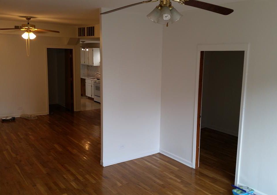 2nd image of 1502 W Walton St Fl 1ST