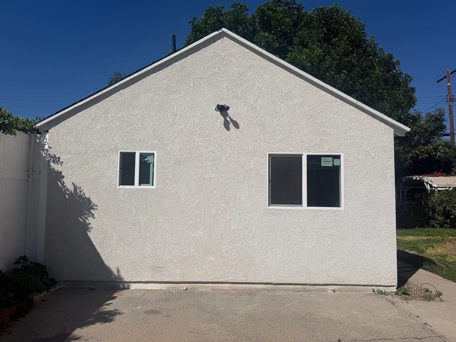 Studio, 400 sqft, $2,500 — Photo 3