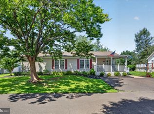 9 Azalea Ct, New Hope, PA 18938