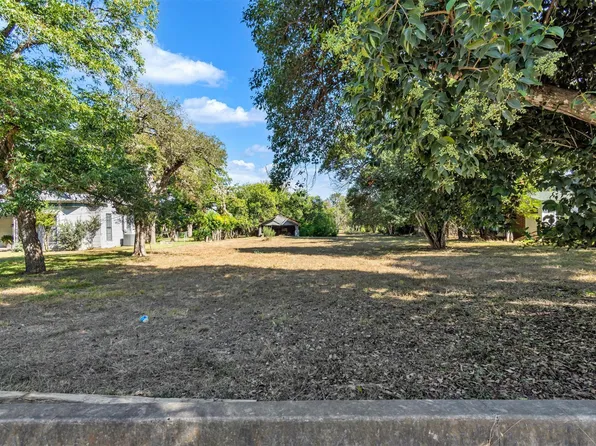 1247 W San Antonio St, San Marcos, TX 78666