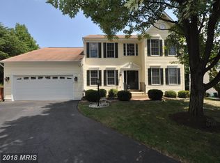 17593 Chisholm Ln, Dumfries, VA 22026