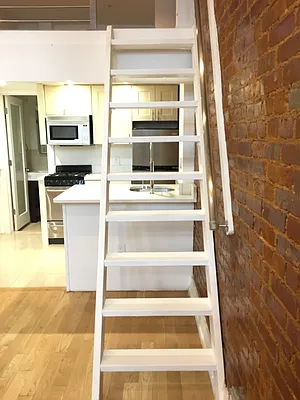 Rented by Sky Management | media 85