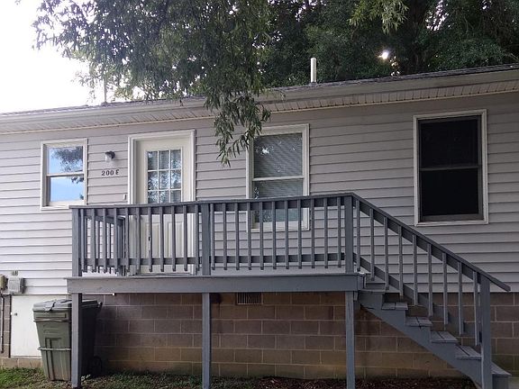 Park a few steps from your easy entrance at the back of the unit.