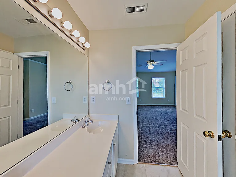 147 Grove Ln — Photo 12