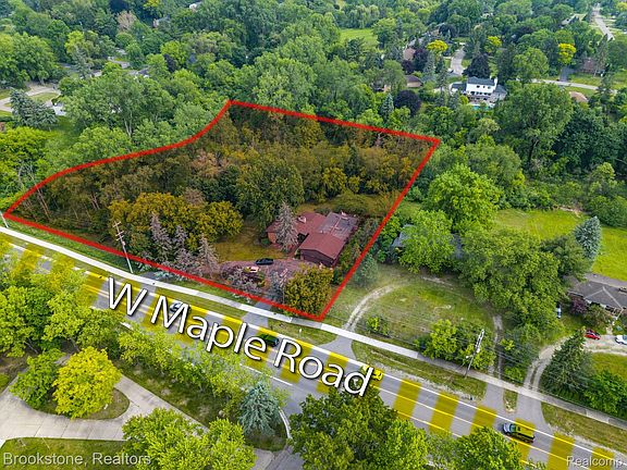 2nd image of 4665 W Maple Rd