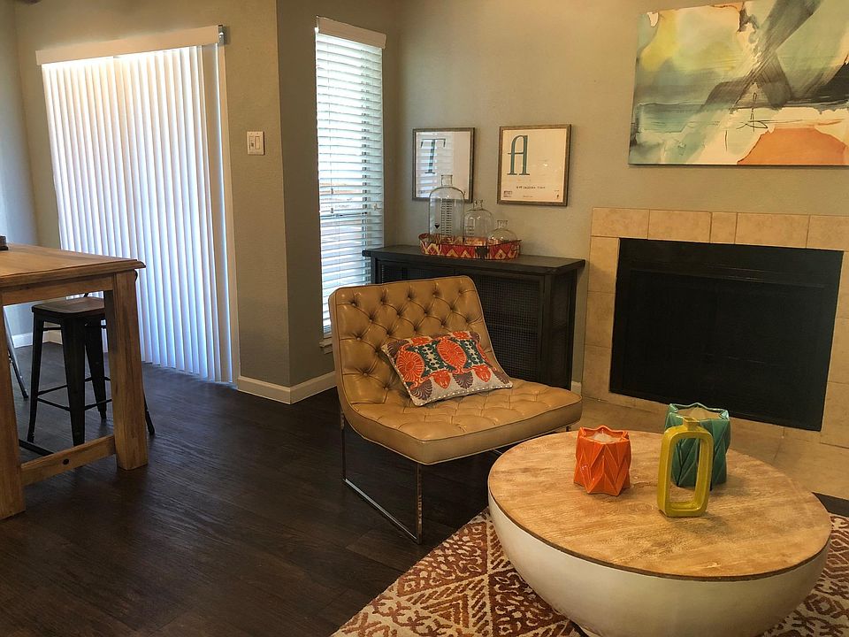Model Living Room