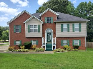 1712 Silverdale Ln, Lithia Springs, GA