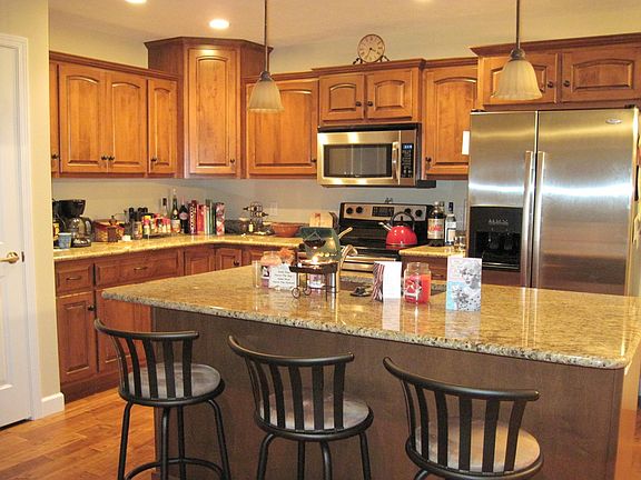 Kitchen with all appliances