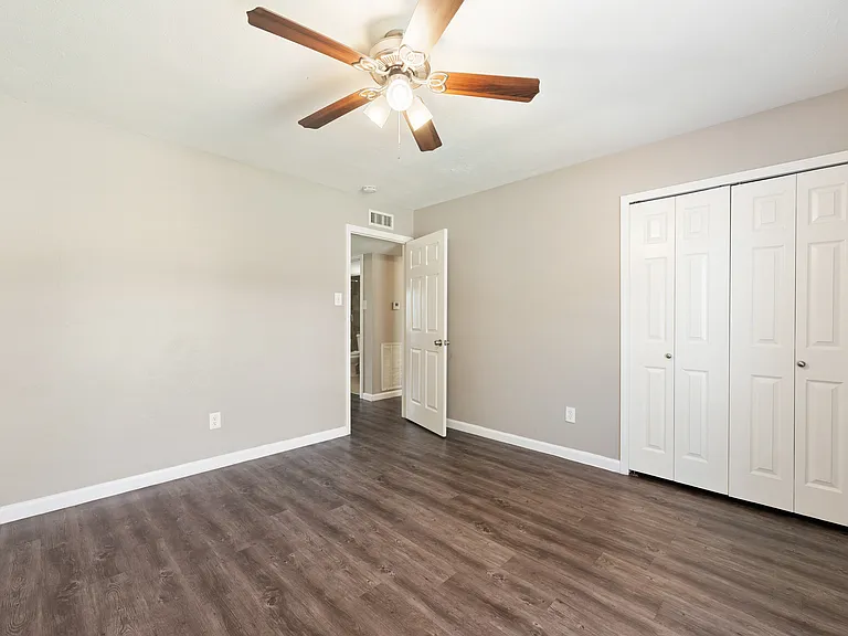 17615 Autumn Hills Dr — Photo 18
