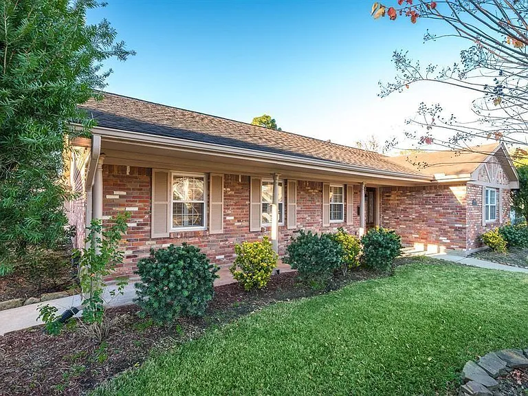 5046 Yarwell Dr — Photo 6