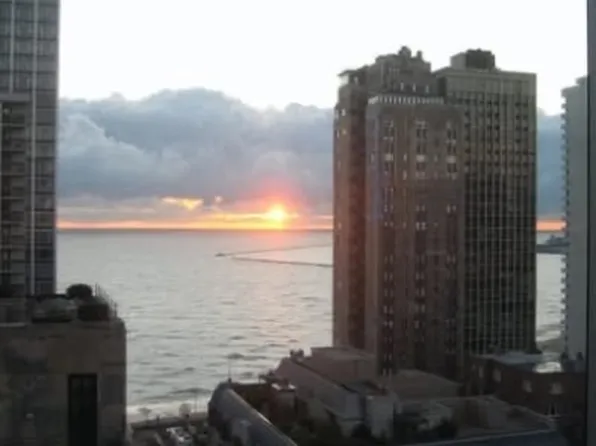 1300 N Astor St #21AS, Chicago, IL 60610