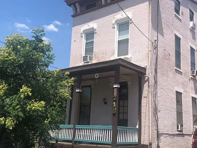 218 E Rochelle St #2 — Photo 1
