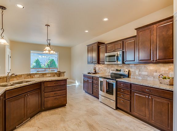 5th image of 2319 Hacienda St