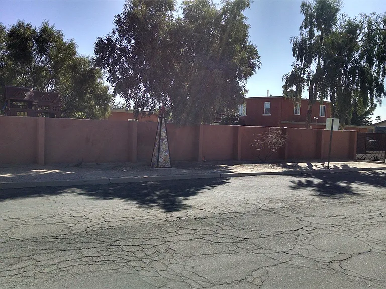 304-306 E. Blacklidge Dr. - 304-2 — Photo 13