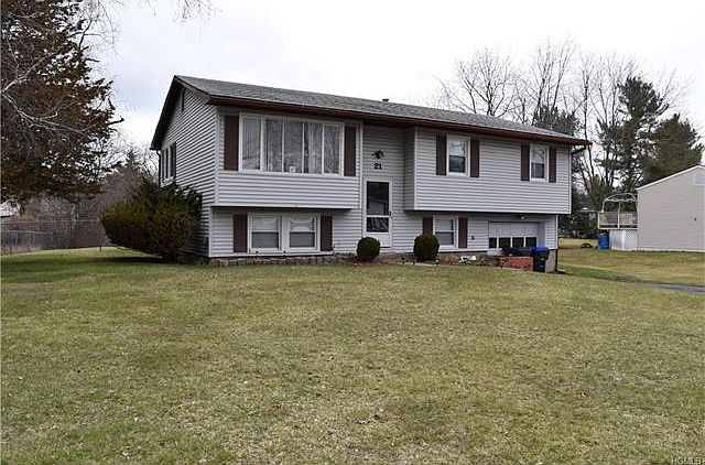 1st image of 21 Buckingham Dr
