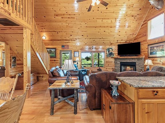 6th image of 1055 Carolina Fox Cir