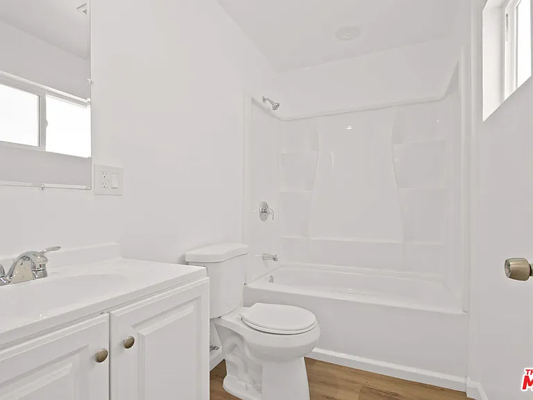 649 W 92nd St — Photo 31