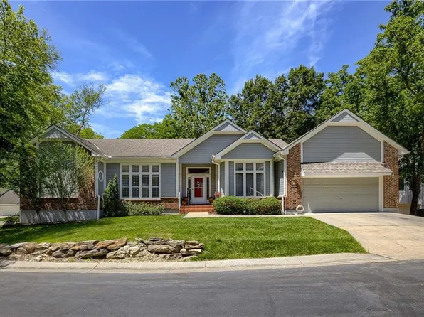 2826 S Redwood Dr, Independence, MO 64057