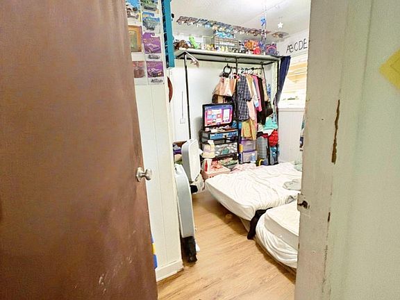 5th image of 15-2683 Hee St