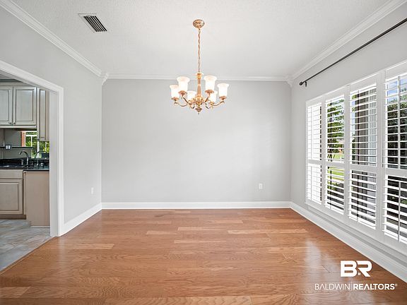 4th image of 633 Glen Eagles Ave