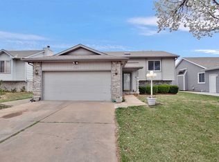 1206 S Fox Run, Wichita, KS 67207