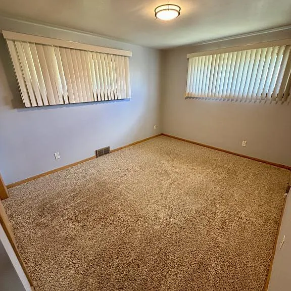 521 Collins Ave — Photo 12