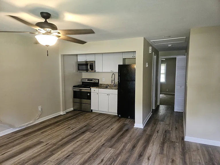 1804 Larkin St — Photo 8