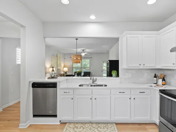 118 Rosedale Creek Dr, Durham, NC 27703