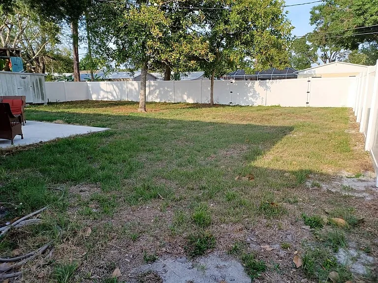 1119 30th St W — Photo 16