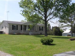 2220 Green Schlhse Rd, Columbia, TN 38401