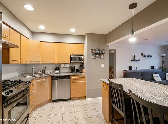 5th image of 10113 Hartford Ct APT 3B