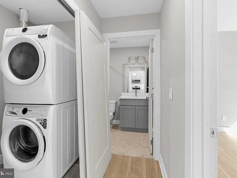 1935 N 2nd St #202 — Photo 15