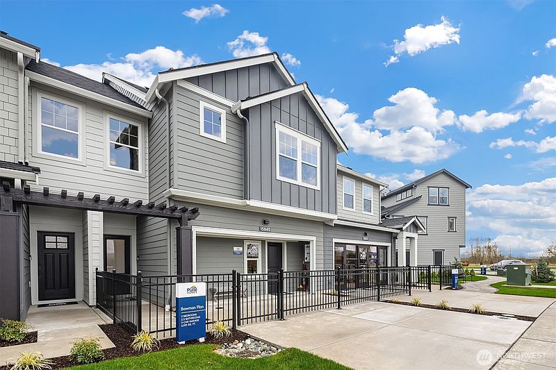 2nd image of 15951 26th Drive NE
