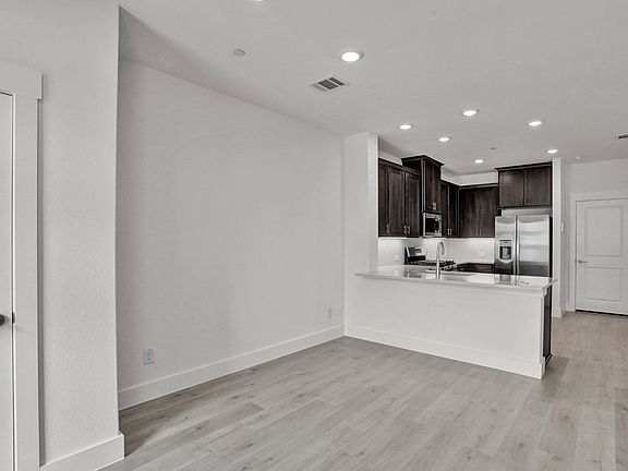 5th image of 2543 Huxley Mews