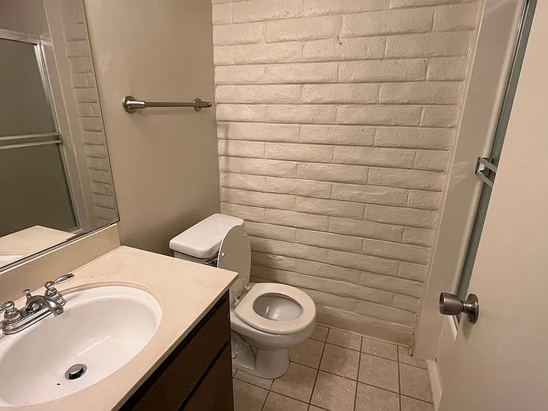 241 Baja Ave — Photo 8
