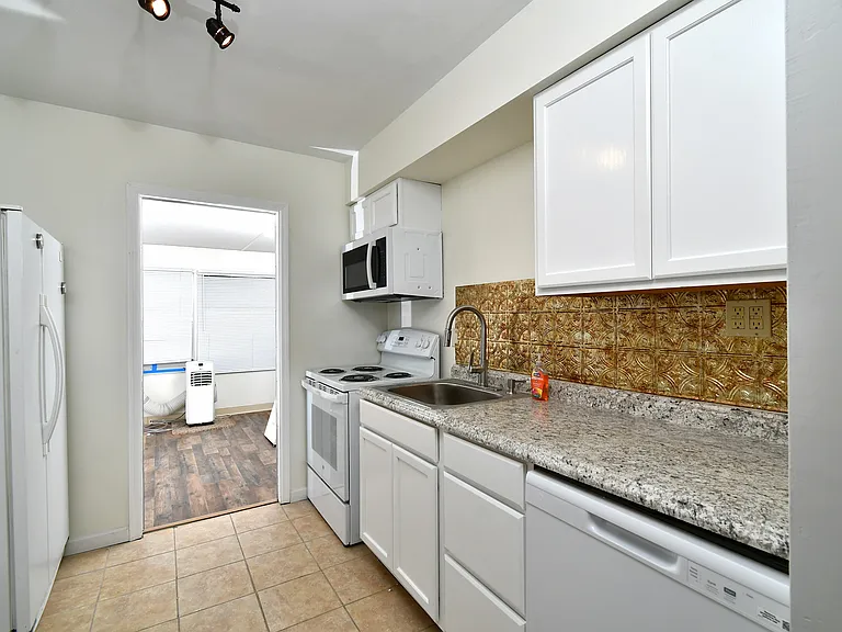 9 Hamlin Ct — Photo 6