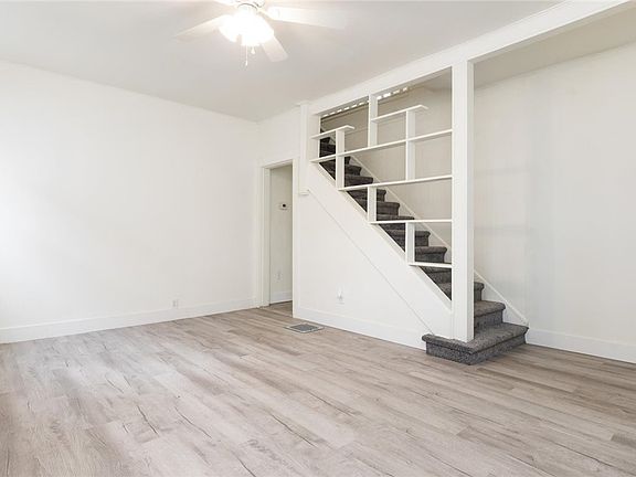 4th image of 2128 Norwood Blvd