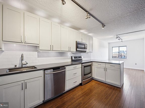 5th image of 200 Lombard St #515