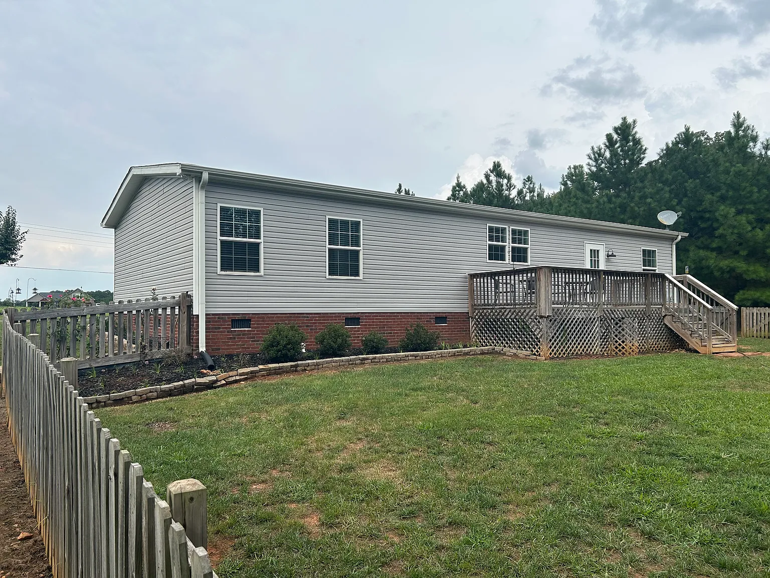 3 bed, 1568 sqft, $1,800 — Photo 2
