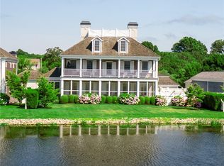 43 Carnegie Harbor Dr, Portsmouth, RI 02871