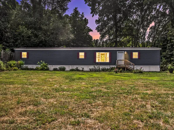 34525 10th Ave, Gobles, MI 49055