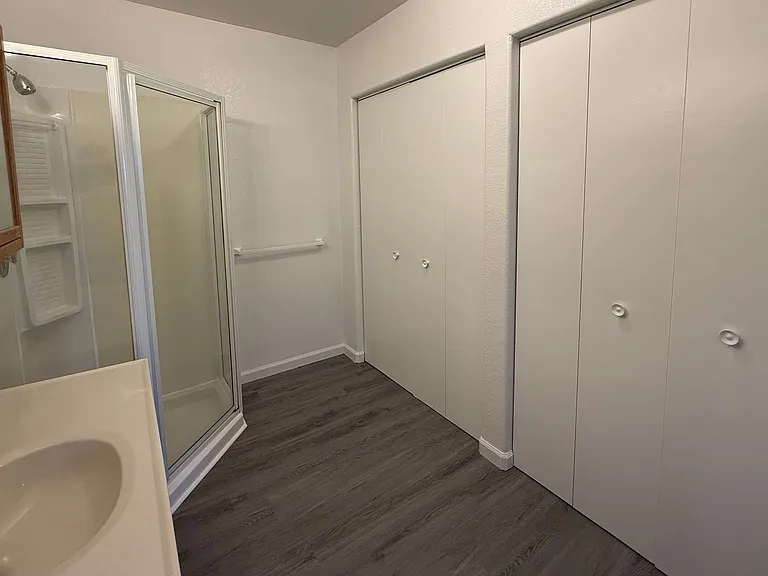 Elbow Dr W 228-230 — Photo 11